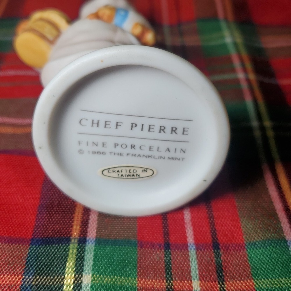 Vtg Franklin Mint Fine Porcelain Bear "Chef Pierre" 1986 Figurine Collectible - Picture 5 of 5